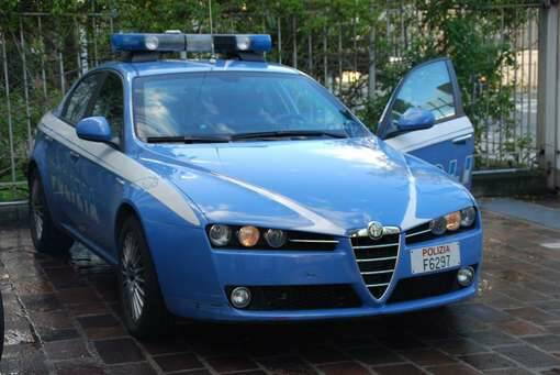 volante-polizia-commissariato_240063