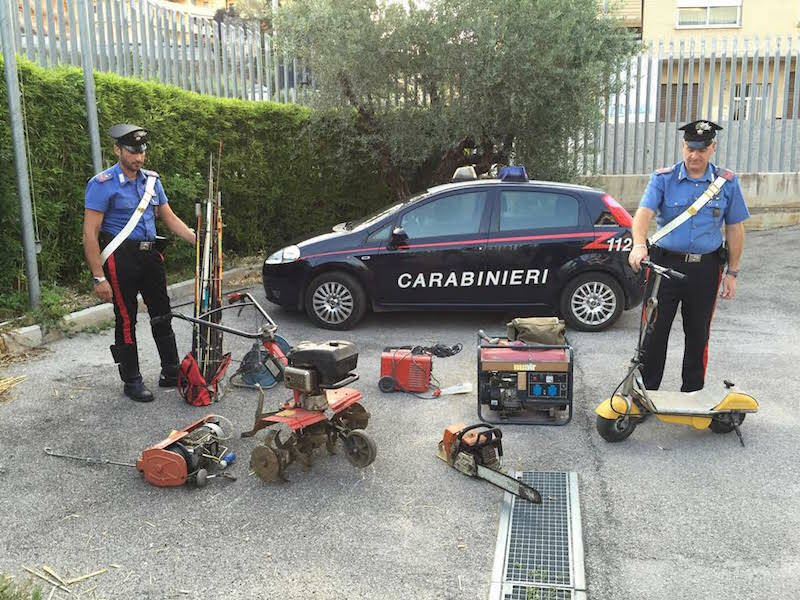 refurtiva carabinieri lariano