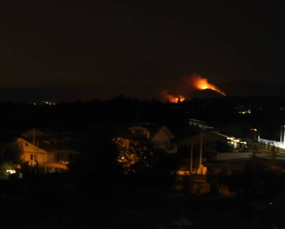 incendio tuscolo notte