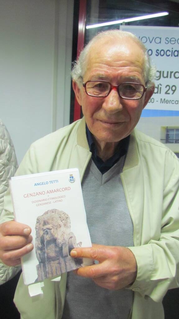 12. Angelo Tetti mostra il suo libro