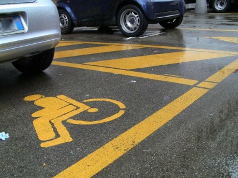 parcheggio disabili  (1)