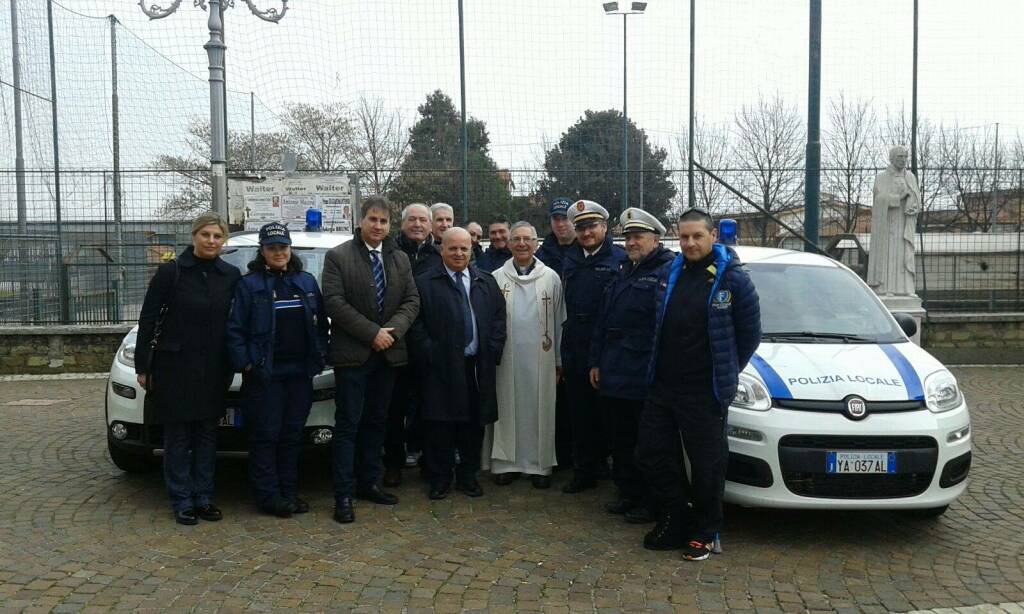 consegna panda polizia locale lariano