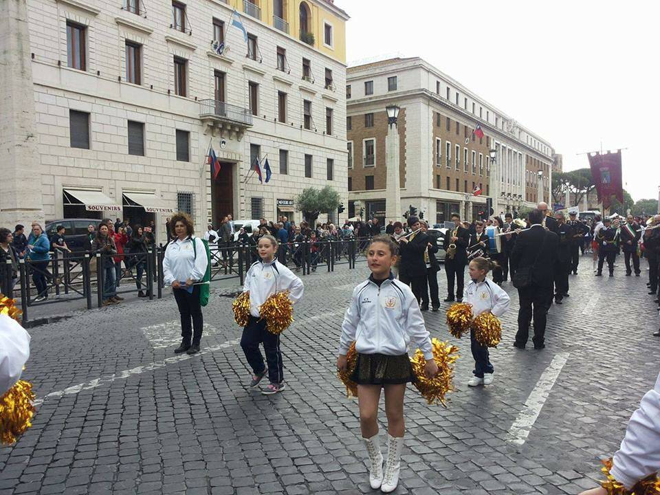 le majorettes città di Lariano--