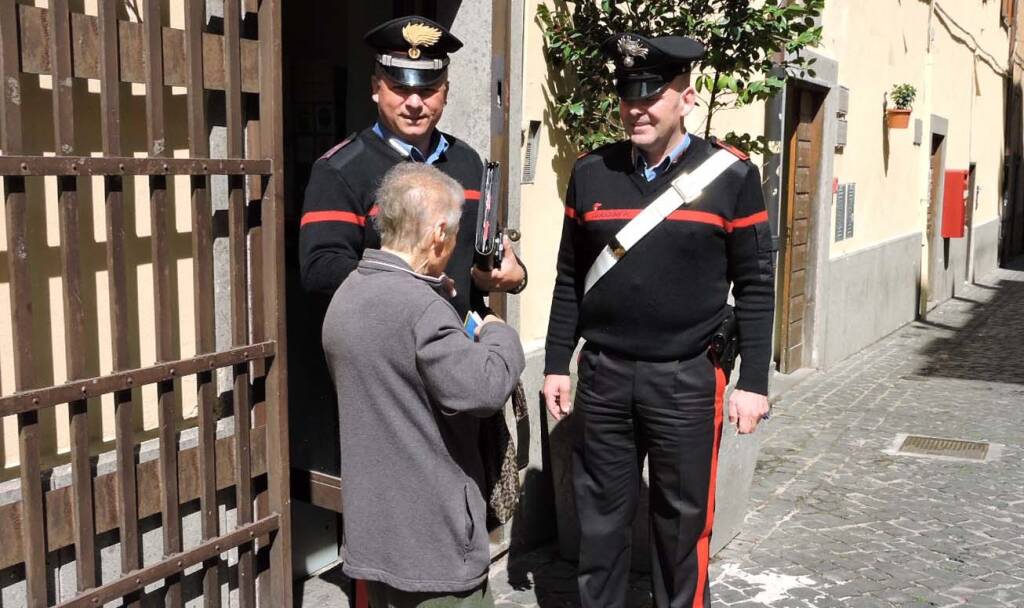 anziana-carabinieri