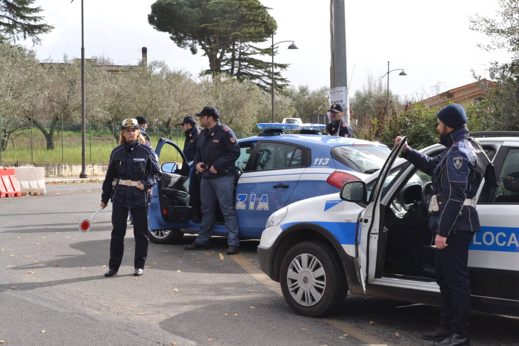 polizia vigili lanuvio2