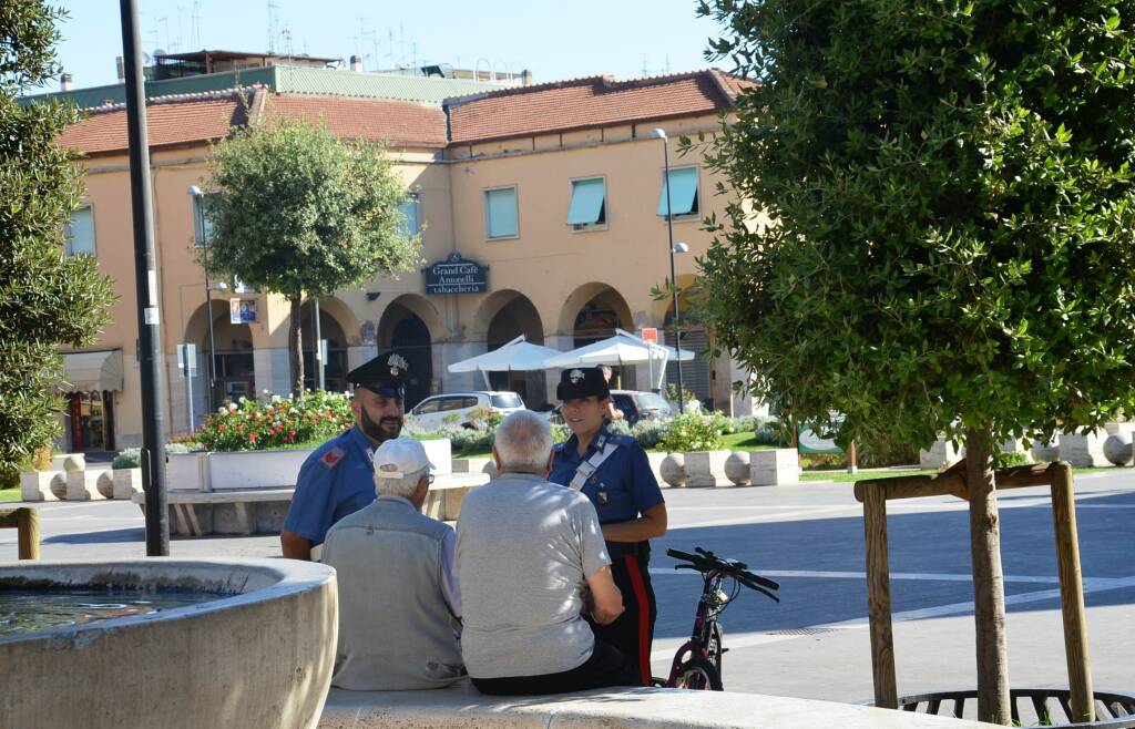 A Roma e Provincia, i Carabinieri incontrano le persone sole rimaste nelle città per Ferragosto (2)