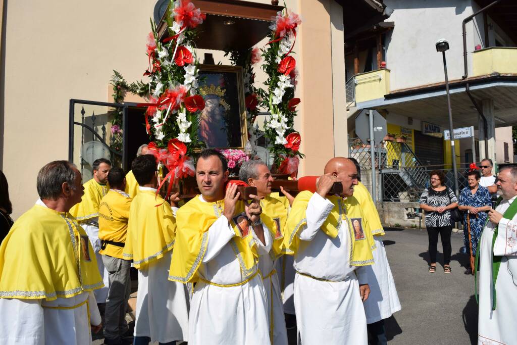 UN IMMAGINE SCORSA EDIZIONE- LA CONFRATERNITA GIOVANNI PAOLO II porta la Sacra Immagine della Madonna del Buon Consiglio