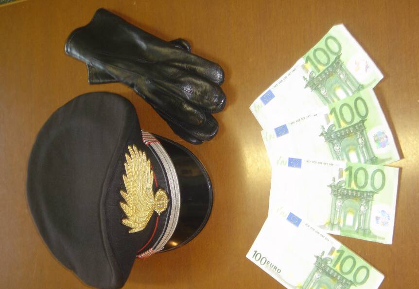 carabinieri soldi falsi