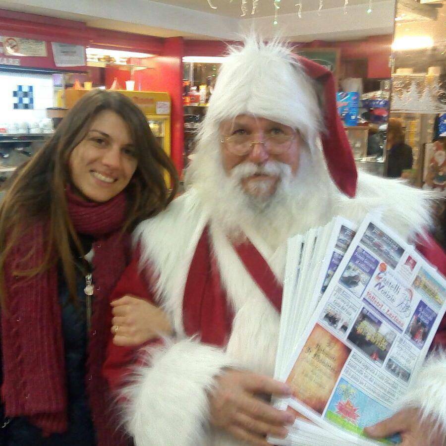 Michela Emili con Babbo Natale