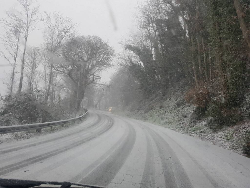 via dei laghi neve