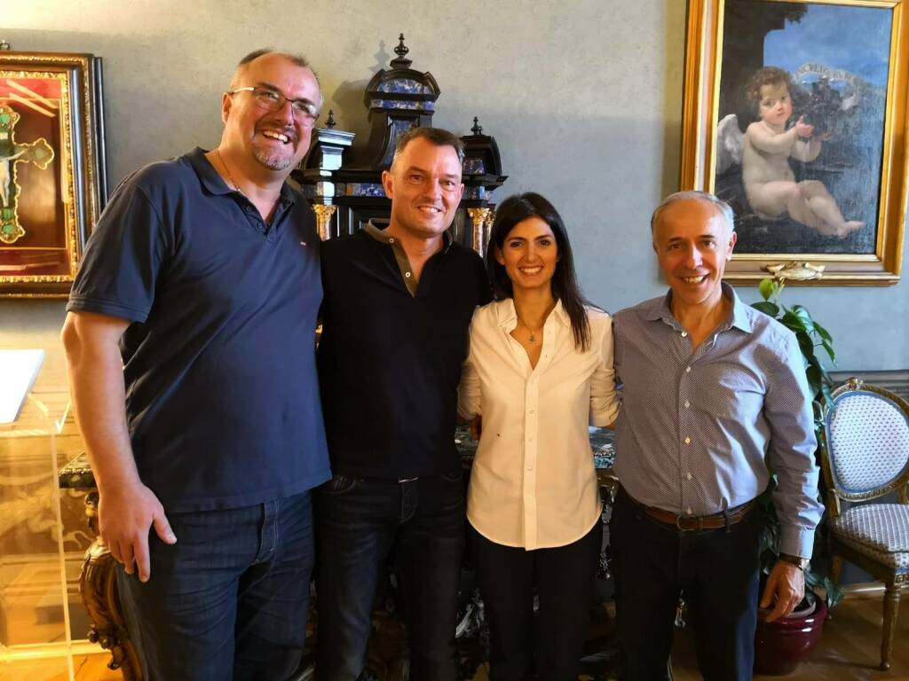 delegazione di Rocca di Papa con la sindaca di Roma Virginia Raggi