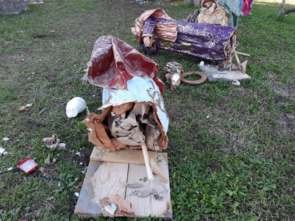 vandali presepe marino