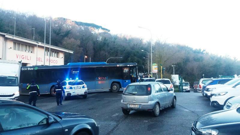 autobus bloccato marino