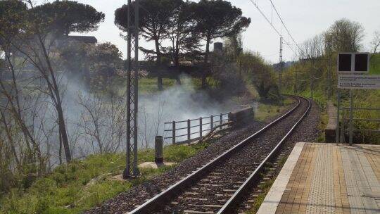 fuoco binari stazione san gennaro