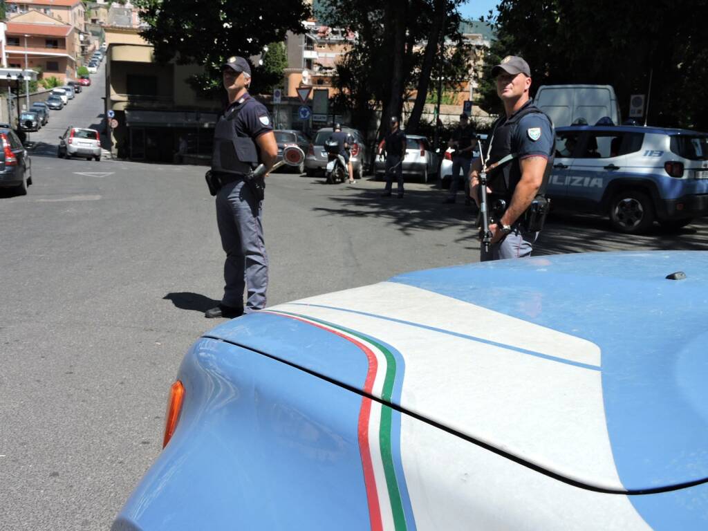 polizia velletri piazza garibaldi