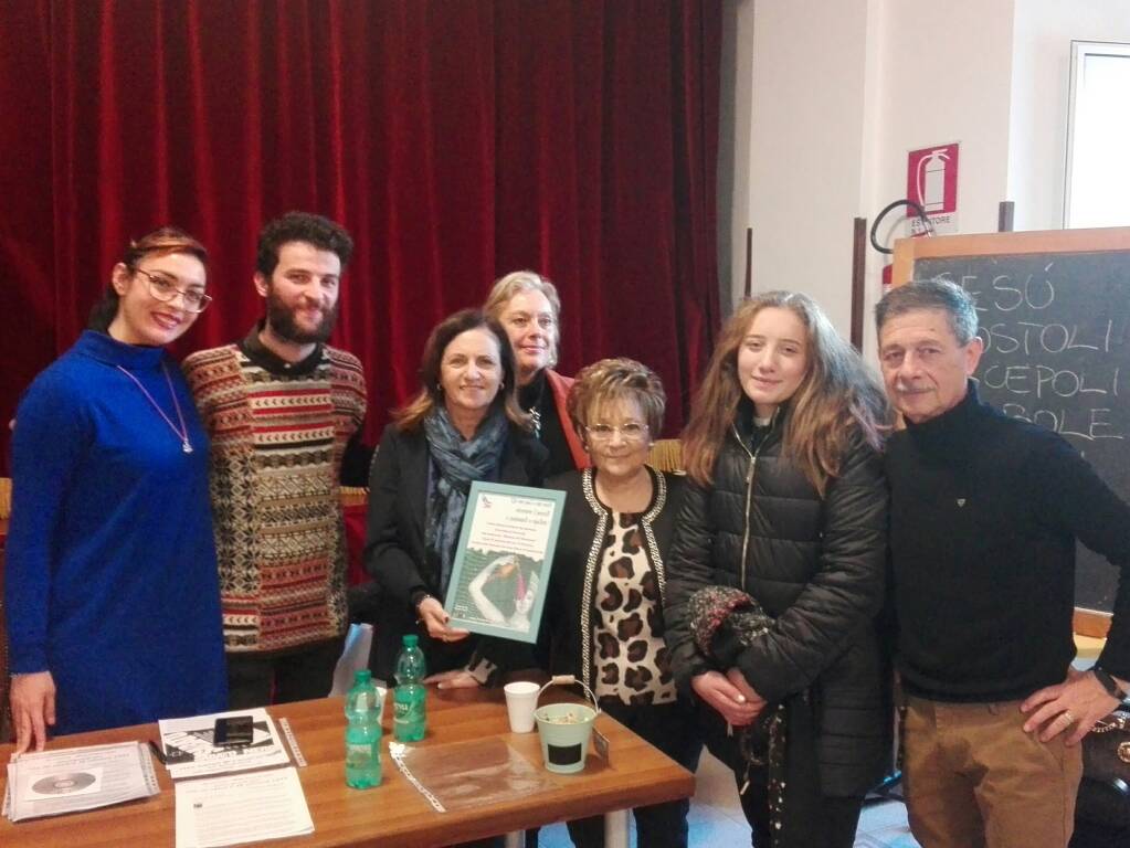 Conferenza giorno della Memoria 3 - Le dirigenti, gli insegnanti e l'autrice della locandina, Aurora Parisi, con Rosita Polacco e Giuliana Anticoli