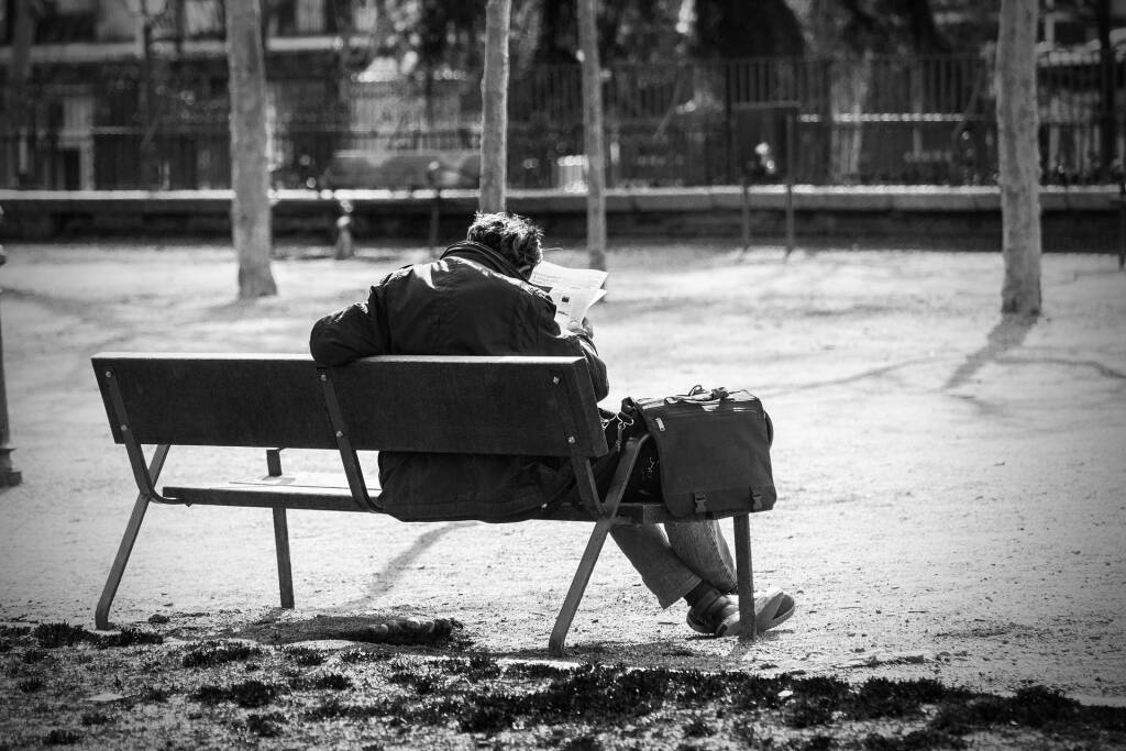 man-on-a-bench-2069539_1920