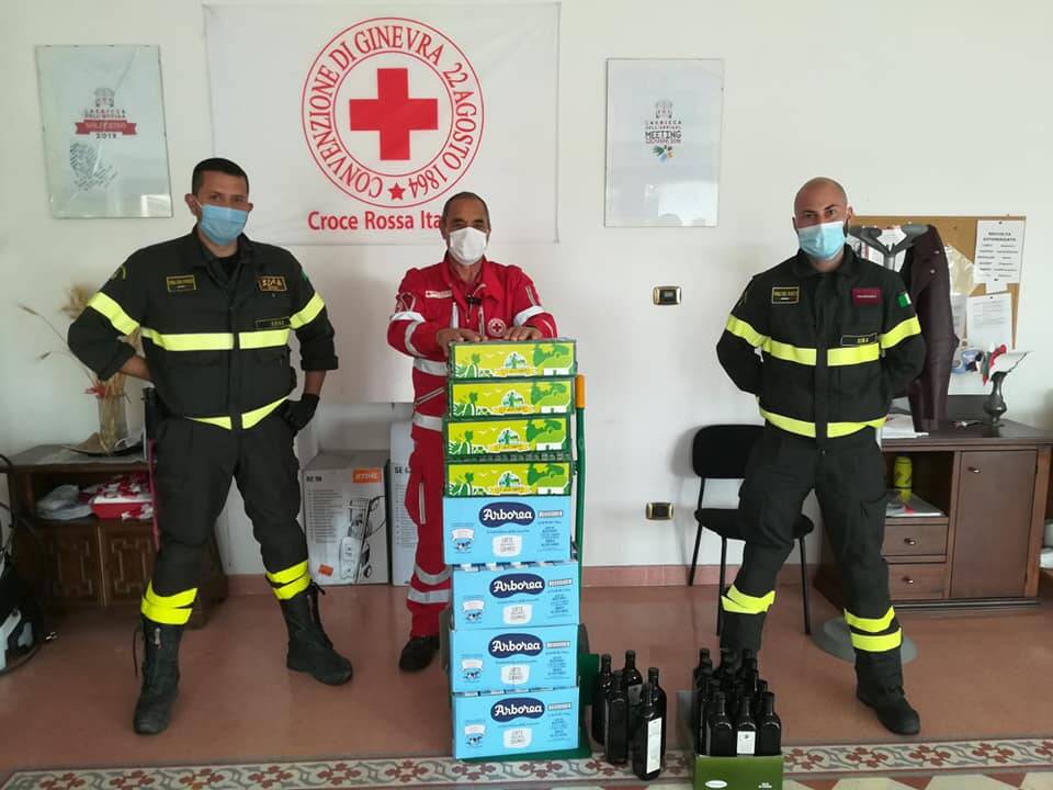 Donazioni Vigili del Fuoco Nemi a Croce Rossa