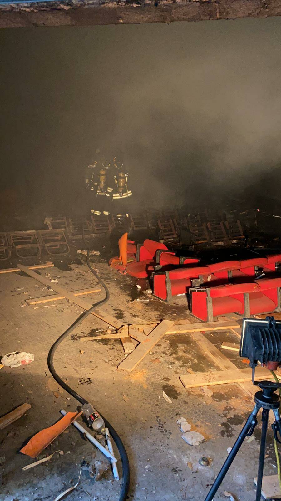 Incendio genzano teatro Levi