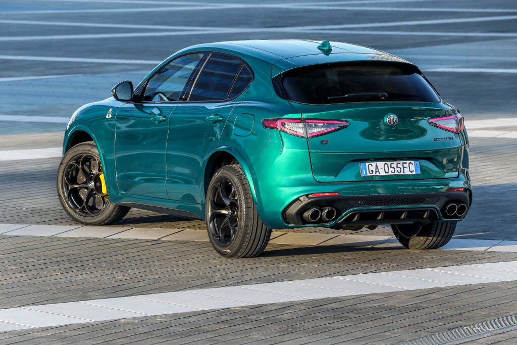 Stelvio-Quadrifoglio-MY20_Castelli-Notizie-CN-Motors-4