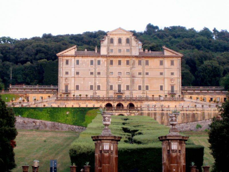 villa aldobrandini-min