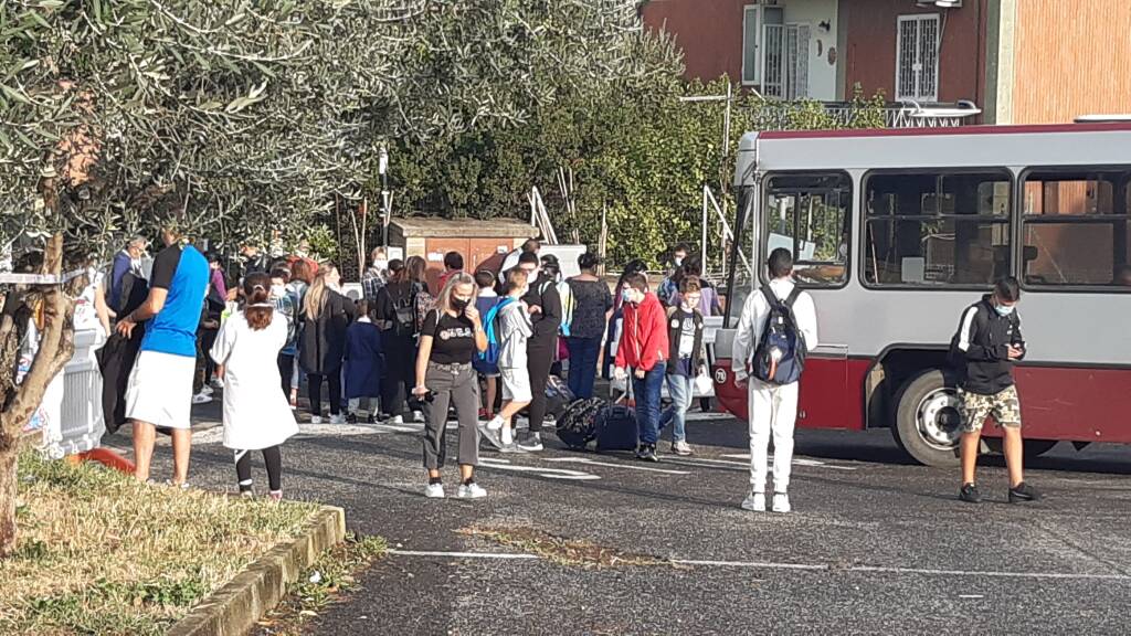 autobus scuola laghetto monte compatri