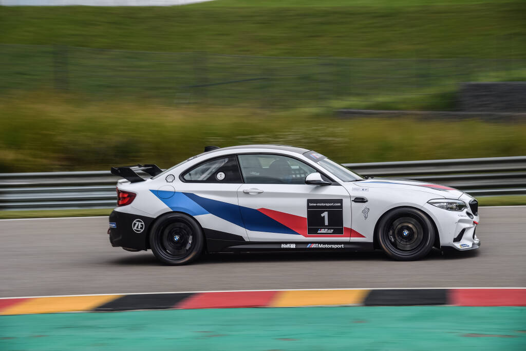 Al-via-il-primo-campionato-monomarca-BMW-M2-CS-Racing-Cup-CN-Motrors-2-1-2