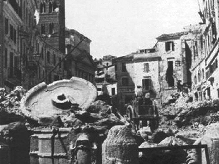 Piazza Cairoli bombardata Velletri