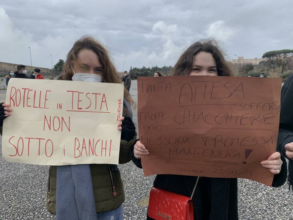 protesta studenti grottaferrata
