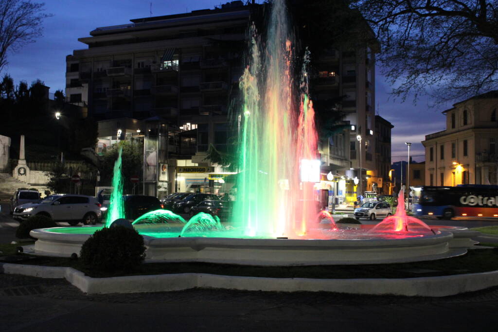 Fontana piazza Garibaldi Velletri (1)