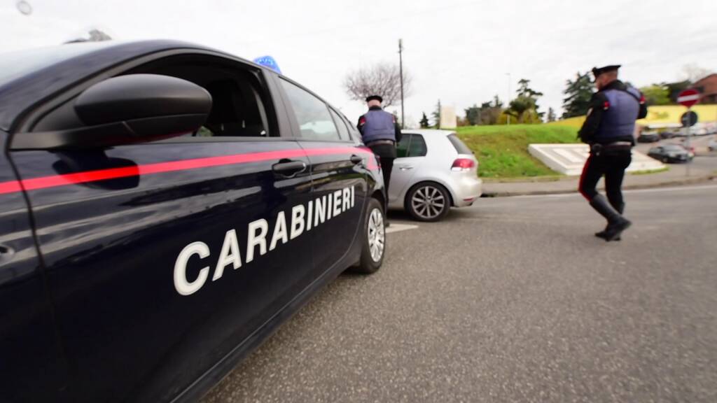 carabinieri_ finge investimento