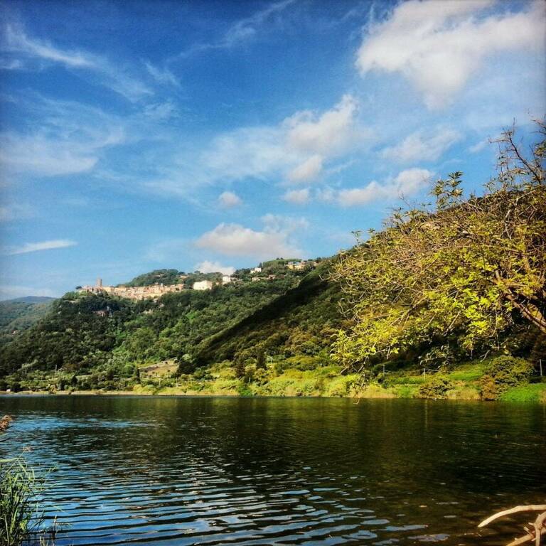 escursione yoga lago nemi