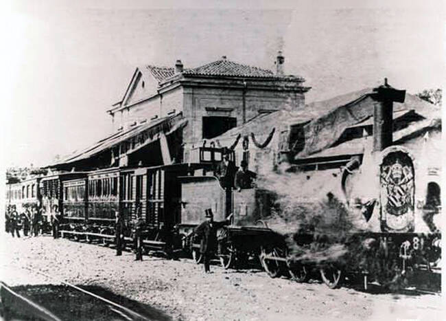 treno con stemma papale fermo presso la stazione di Velletri