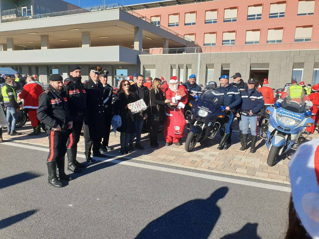 pediatria ospedale dei castelli _ iniziativa motociclisti forze dell'ordine