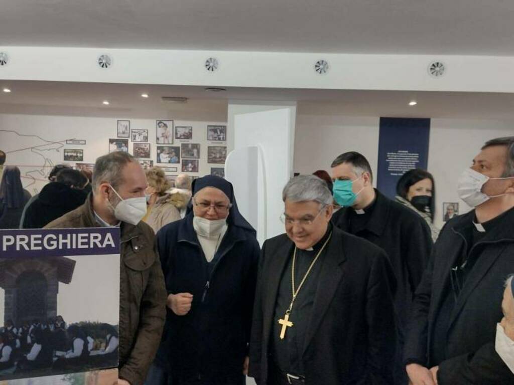 vermicino - Sua Eminenza il Cardinale Marcello Semeraro ha inaugurato la mostra su madre Carla