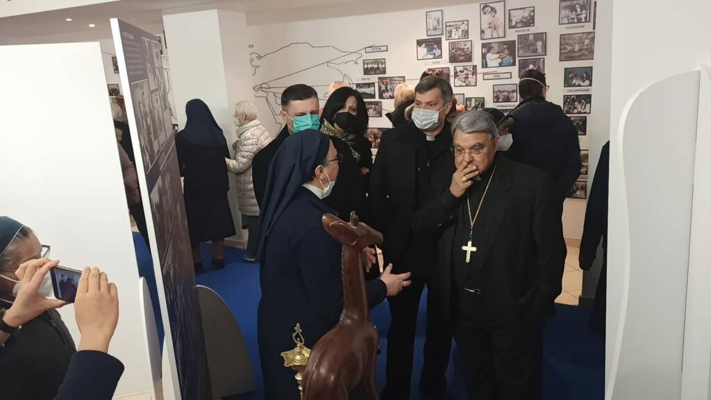 vermicino - Sua Eminenza il Cardinale Marcello Semeraro ha inaugurato la mostra su madre Carla