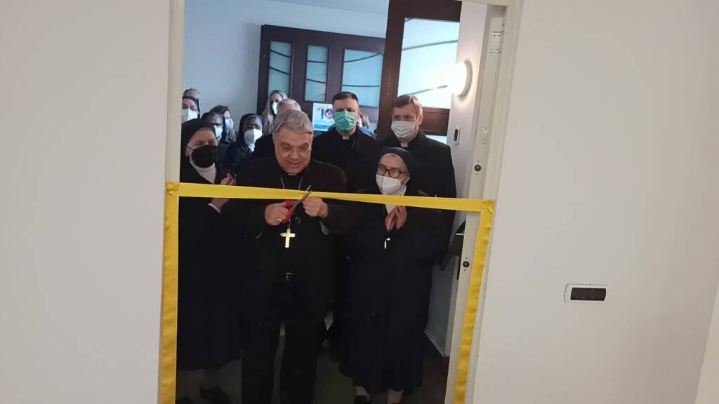 vermicino - Sua Eminenza il Cardinale Marcello Semeraro ha inaugurato la mostra su madre Carla
