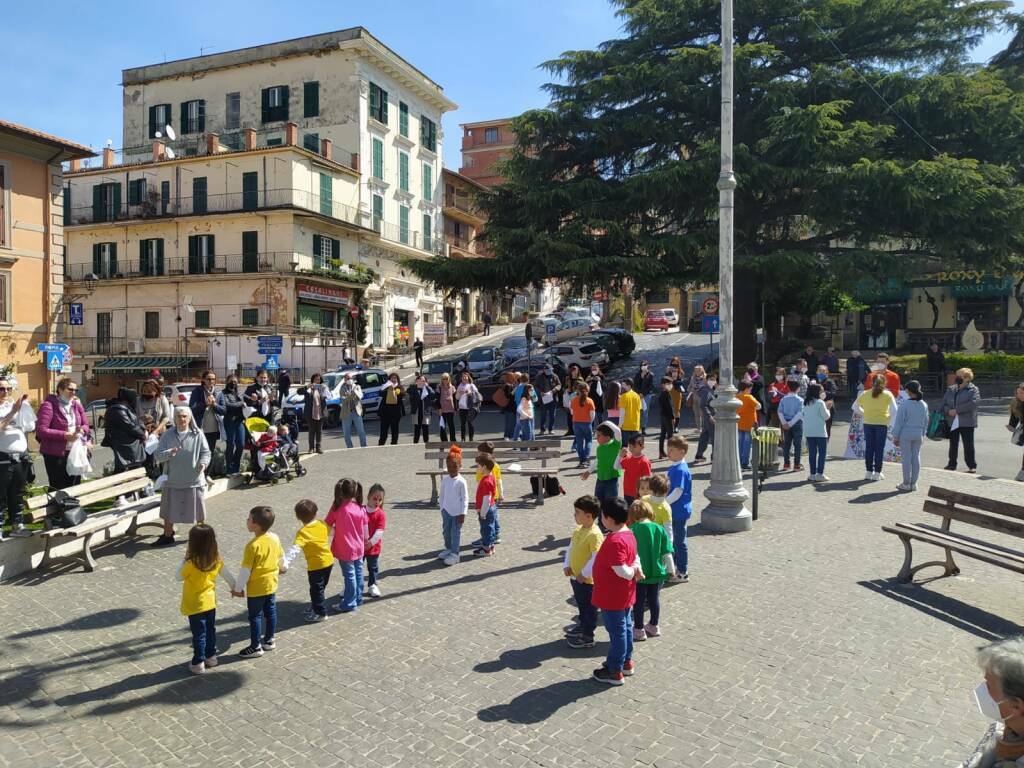 flash mob rocca di papa per la pace