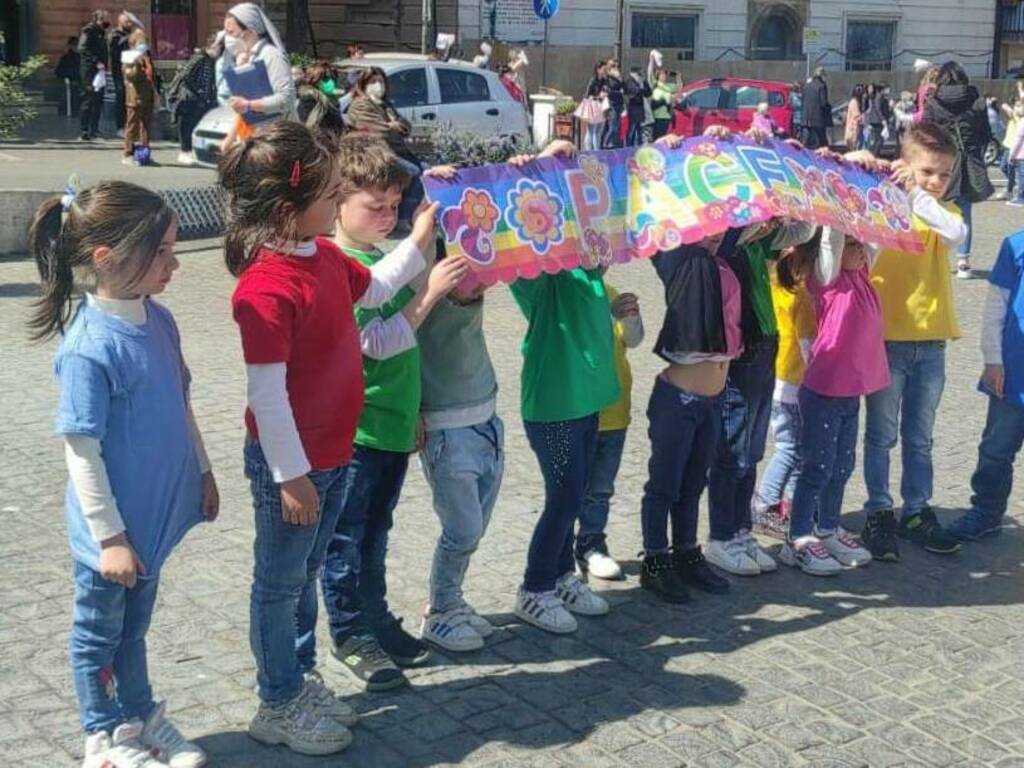 flash mob rocca di papa per la pace