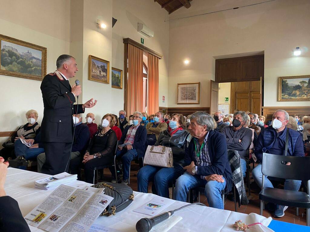 Ariccia Carabinieri incontrano gli anziani