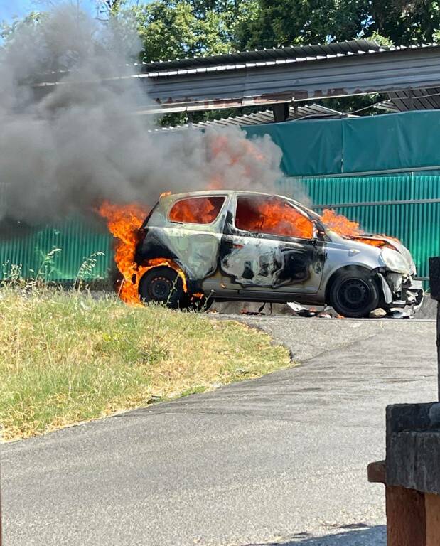 INCENDIO AUTO ROCCA DI PAPA