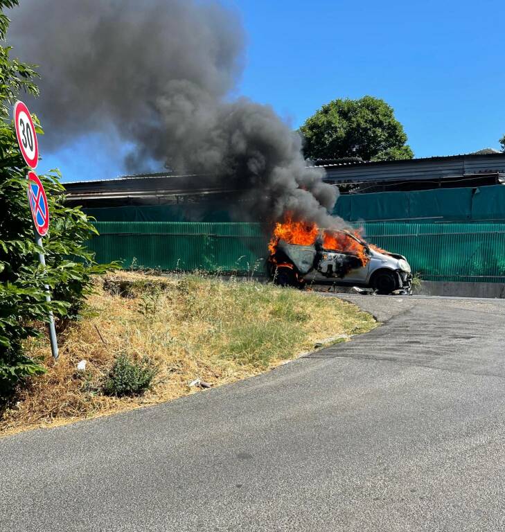 INCENDIO AUTO ROCCA DI PAPA