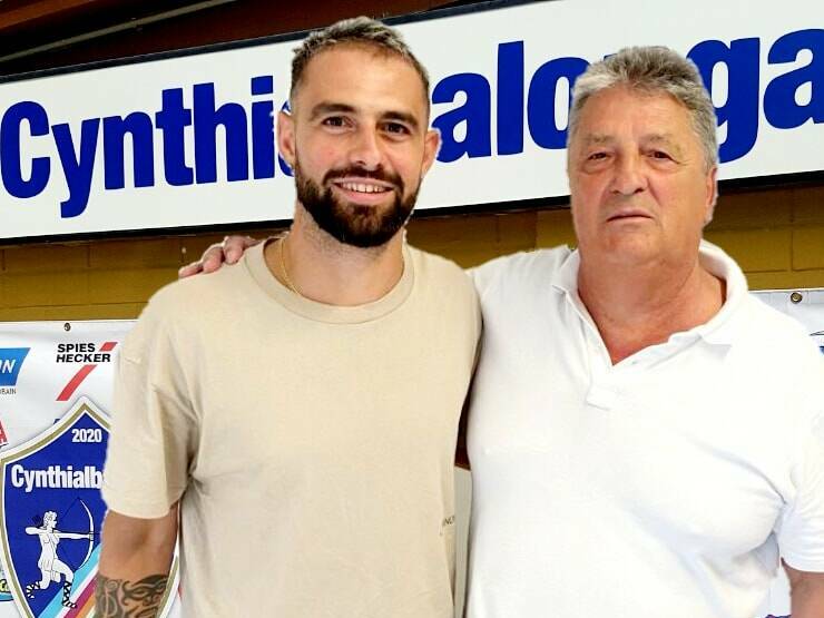 Daniele Ferri Marini, attaccante classe 90' (in foto con il Presidente Bruno Camerini