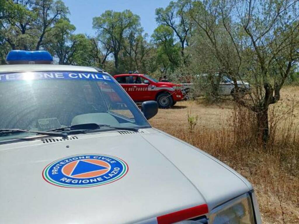 Incendio Pomezia, sul posto anche i Vigili del Fuoco di Marino e Nemi e la Protezione Civile di Albano e Genzano