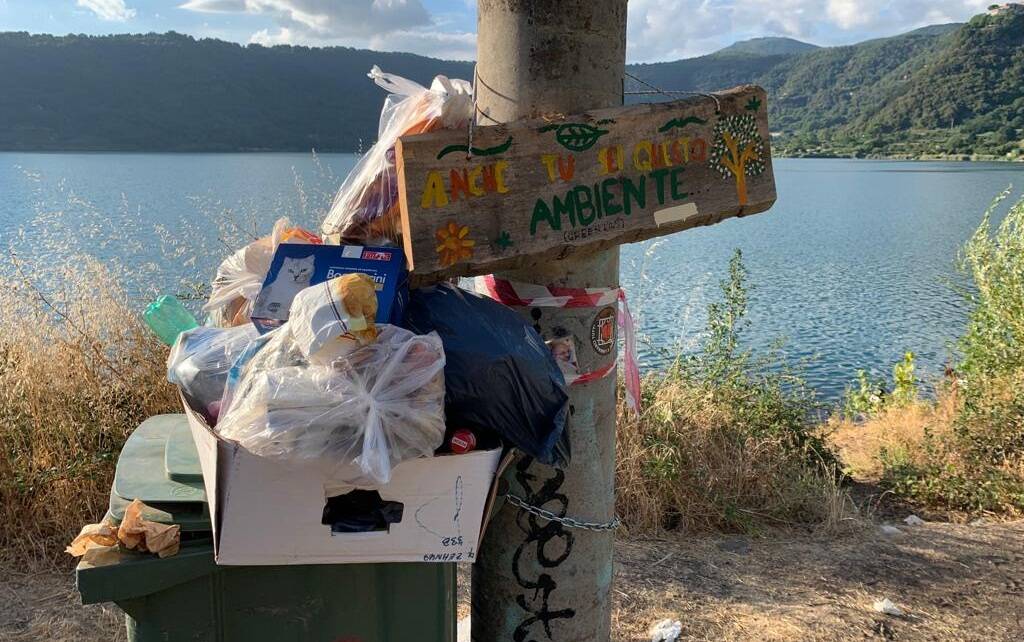 Nemi Isola Pedonale Via del Perino Degrado 1