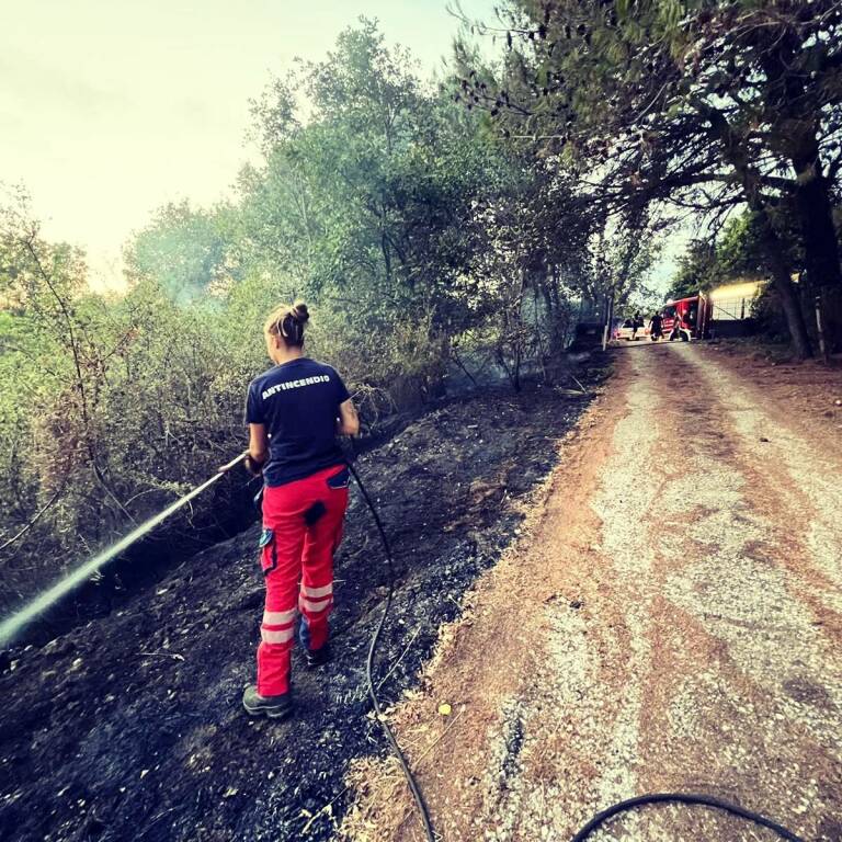 incendio protezione civile genzano