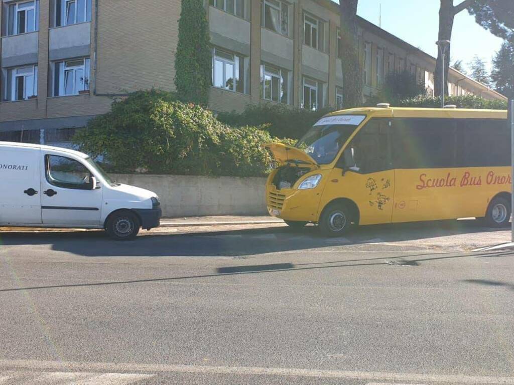 Genzano Scuolabus in panne