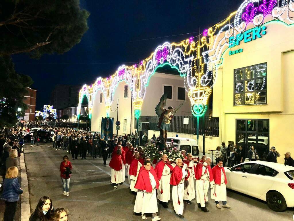 Statua San Michele Aprilia Processione