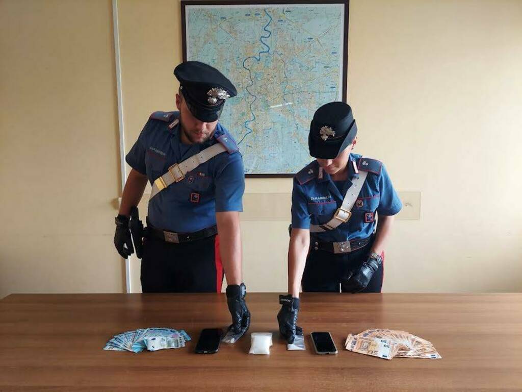 Carabinieri Roma droga soldi