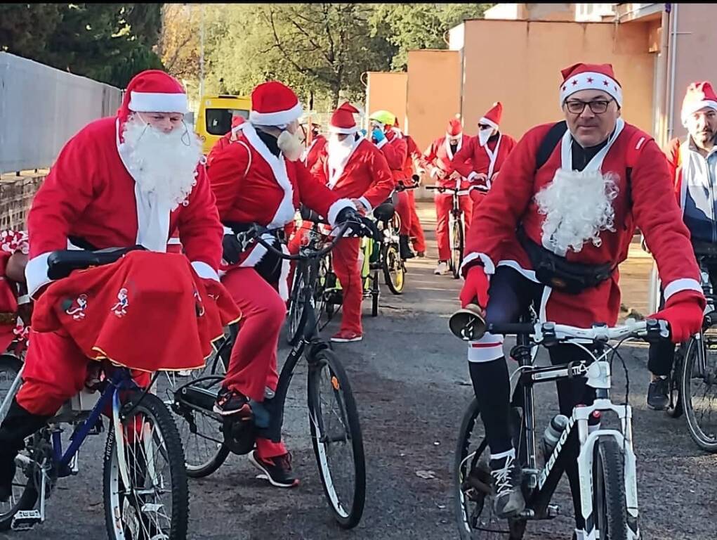 Ciampino Babbi Natale in bicicletta 2022 2